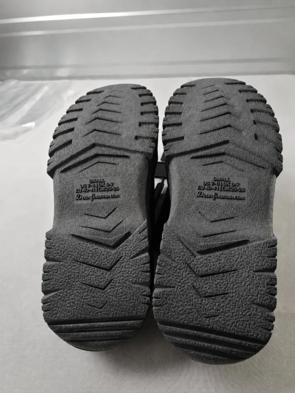 NWT Dearfoams Men’s Black Gel Infused Memory Foam Slide Slippers S 7-8